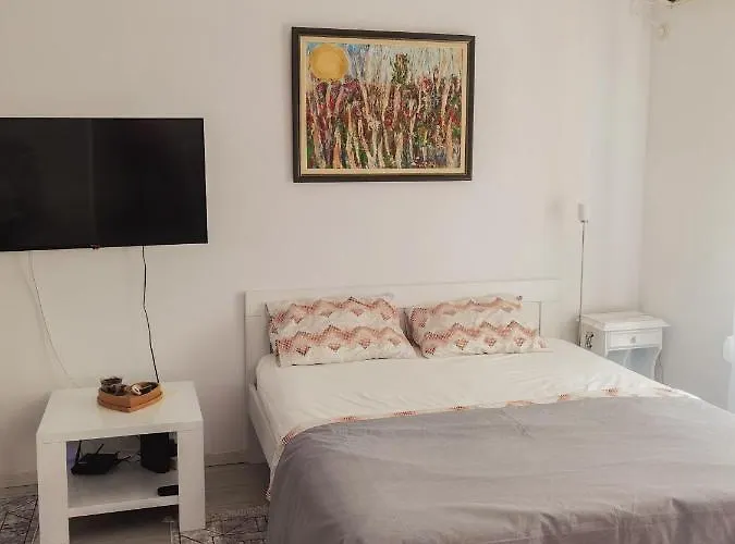 Apartment Lara