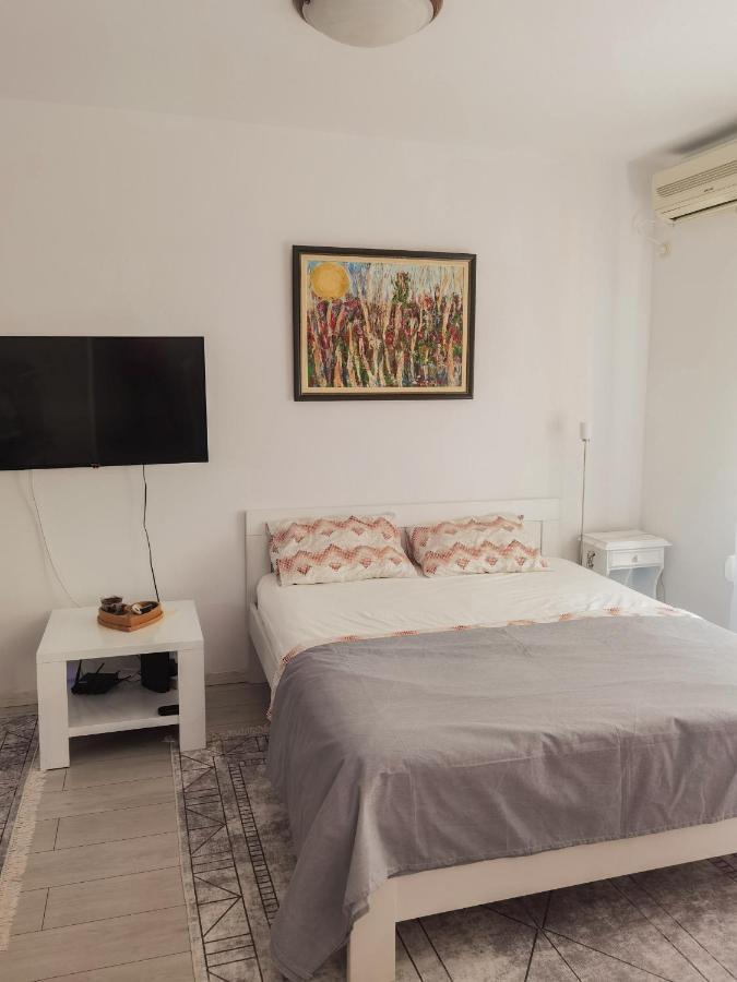 Lara Apartment