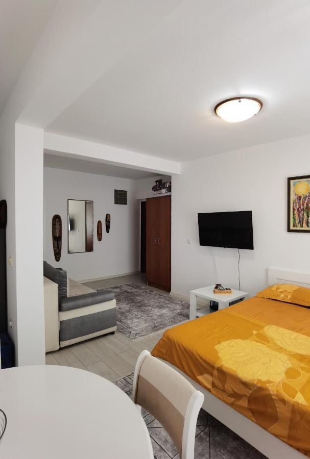 Lara Apartment